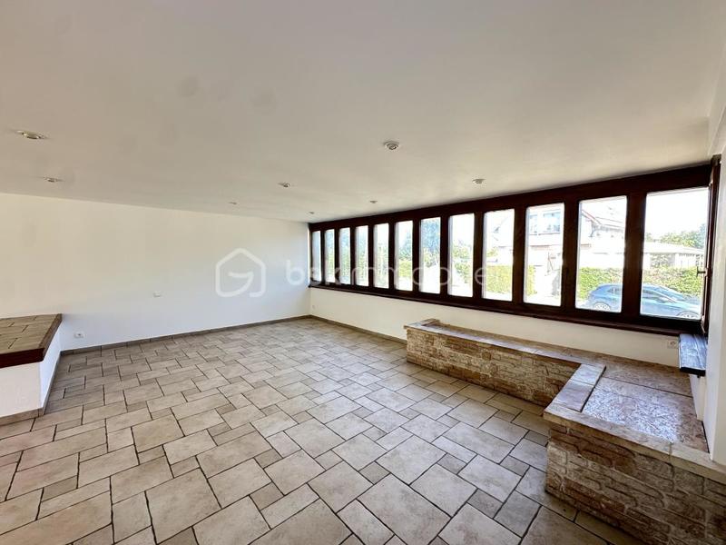 Maison - 207 m² - 7 pièces