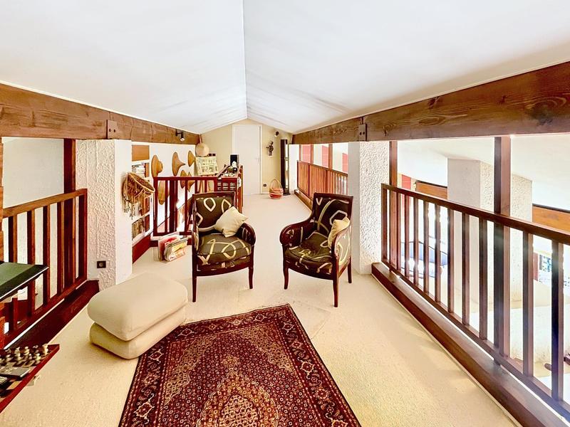 Maison - 183 m² - 7 pièces