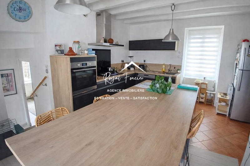 Maison ancienne - 166 m² - 7 pièces