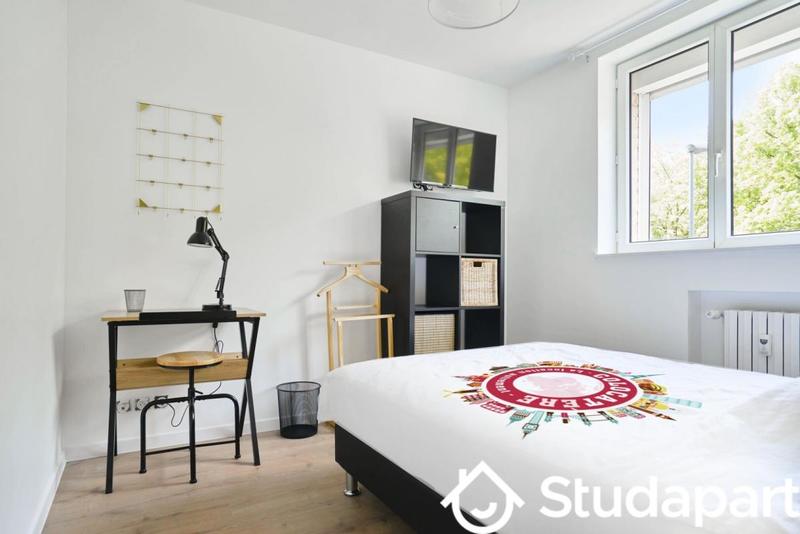 Chambre - 10 m² - 1 pièce