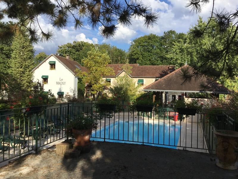 Fonds de commerce - Hôtellerie / Restauration - 1 200 m²