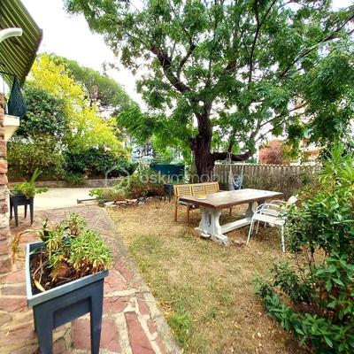 Maison de ville - 163 m² - 9 pièces