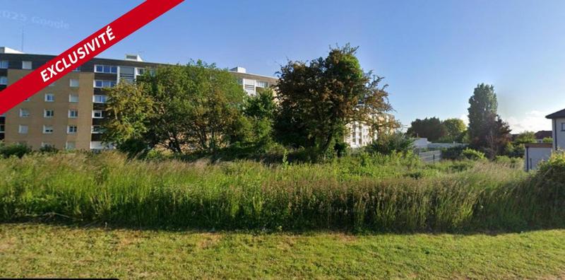 Terrain constructible - 966 m²