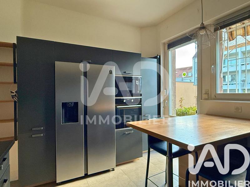 Maison - 228 m² - 9 pièces