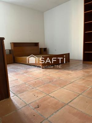 Maison - 303 m² - 7 pièces