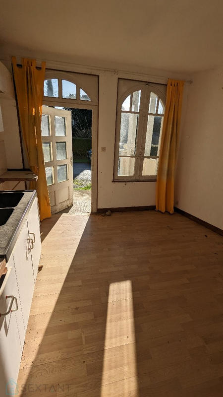 Maison - 335 m² - 15 pièces
