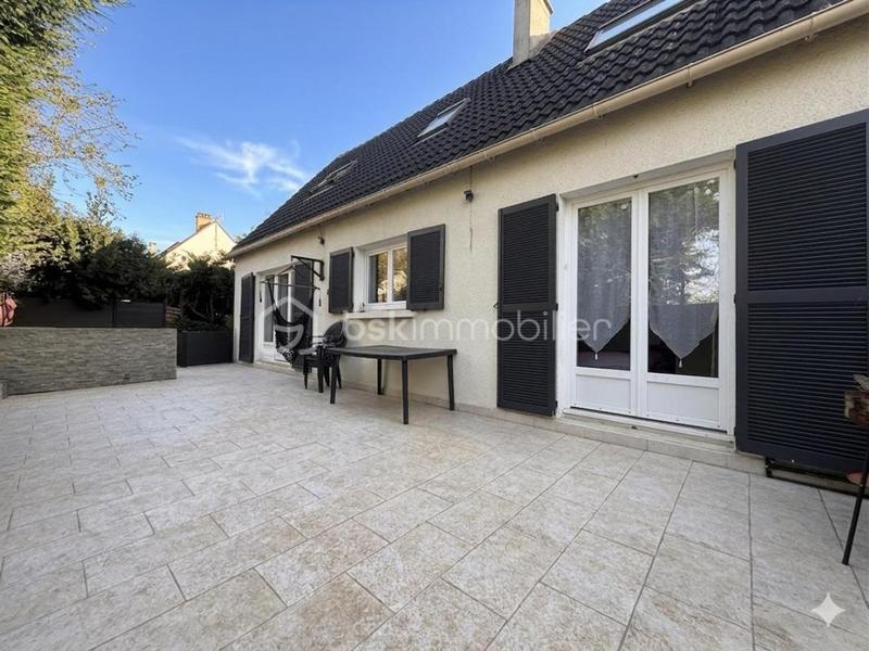 Maison - 170 m² - 7 pièces