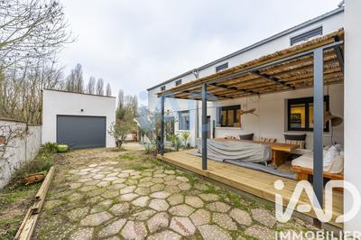 Maison - 180 m² - 8 pièces