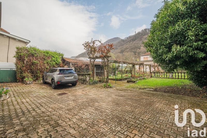 Maison - 214 m² - 6 pièces