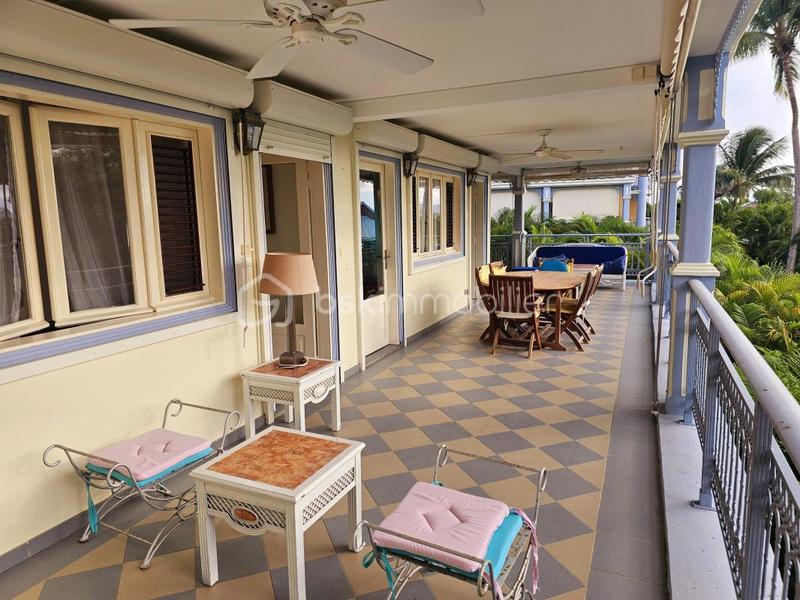 Appartement - 82 m² - 3 pièces