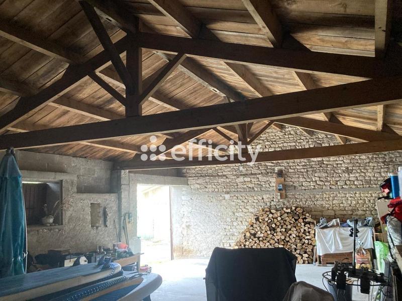 Parking / Garage - 77 m²