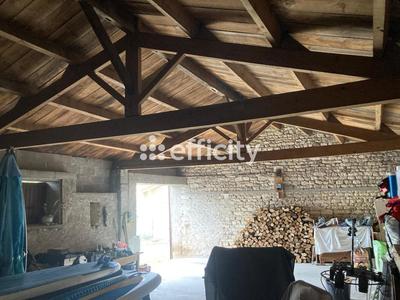 Parking / Garage - 77 m²