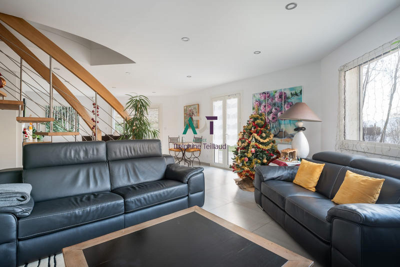 Maison - 158 m² - 6 pièces