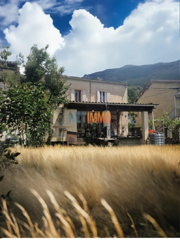 Maison - 180 m² - 10 pièces