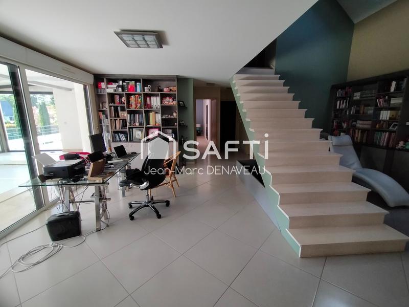 Maison - 448 m² - 9 pièces