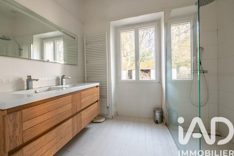 Maison - 180 m² - 7 pièces