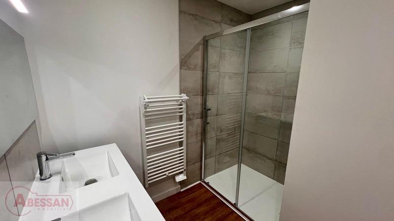 Appartement - 65 m² - 2 pièces