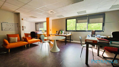 Bureau - 46 m² - 1 pièce