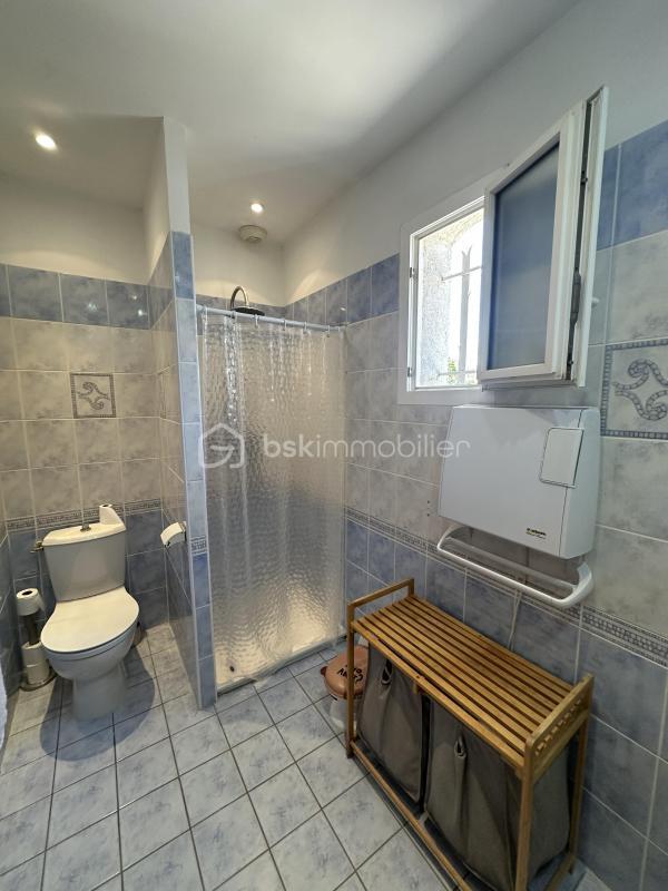 Propriété - 222 m² - 7 pièces