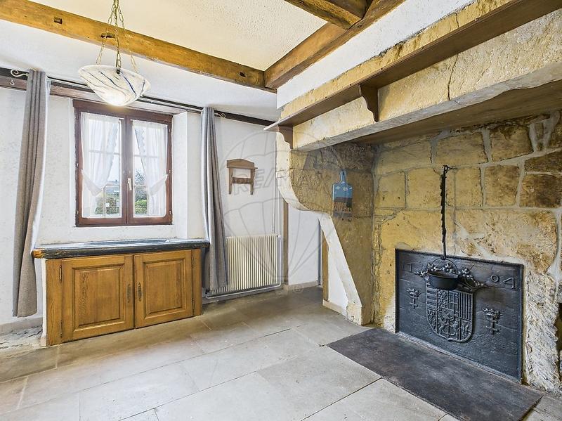 Maison - 180 m² - 8 pièces