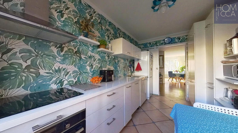 Appartement - 90 m² - 4 pièces