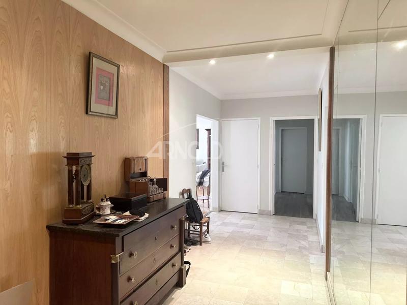 Appartement - 150 m² - 5 pièces