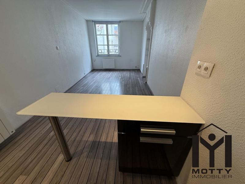 Studio - 25 m² - 1 pièce