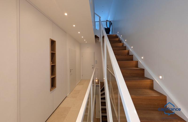 Maison - 220 m² - 9 pièces