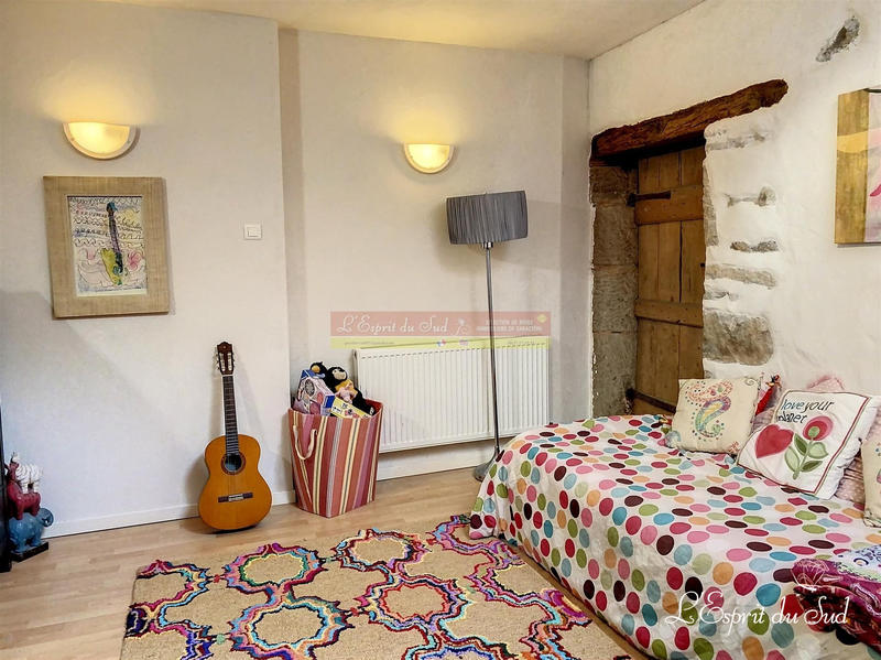 Maison traditionnelle - 216 m² - 8 pièces