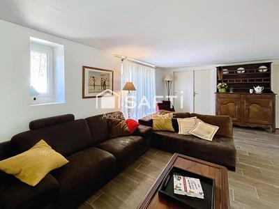 Maison - 152 m² - 8 pièces