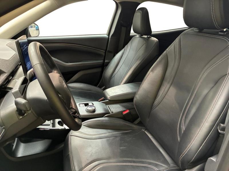 Ford Mustang Mach-E Standard Range 76 kWh 269 ch