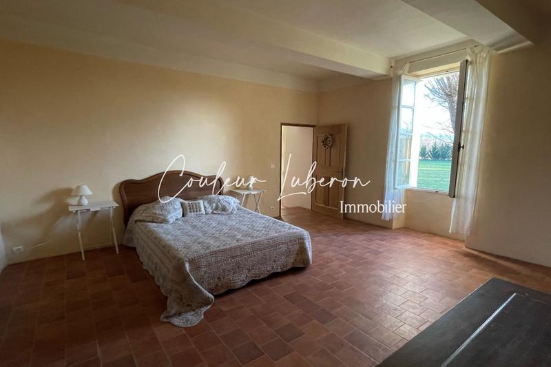 Propriété - 600 m² - 14 pièces