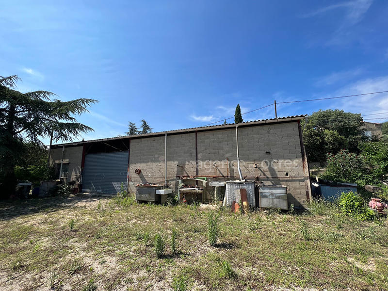 Local d'activité / Entrepôt - 200 m²