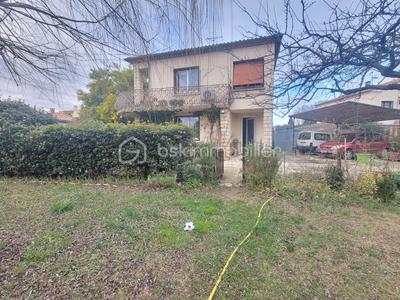 Maison - 180 m² - 9 pièces