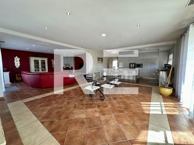 Villa - 176 m² - 7 pièces