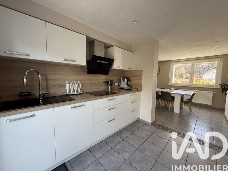 Maison - 96 m² - 5 pièces