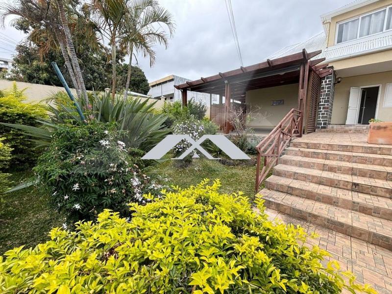 Maison - 309 m² - 6 pièces