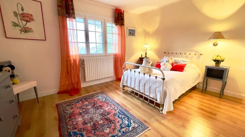 Propriété - 257 m² - 9 pièces