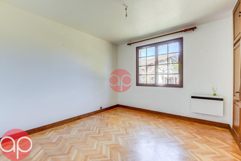 Maison - 246 m² - 5 pièces