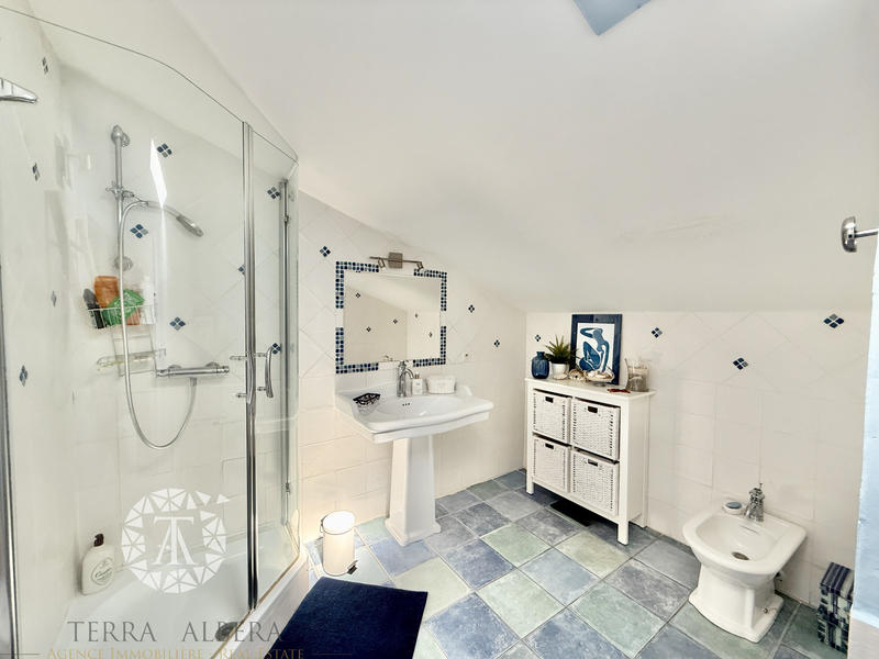 Villa - 254 m² - 10 pièces