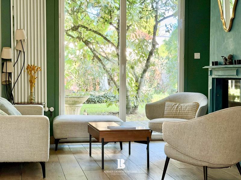 Maison - 180 m² - 8 pièces