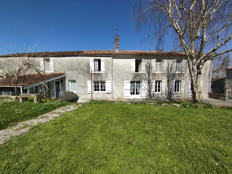 Maison - 138 m² - 8 pièces