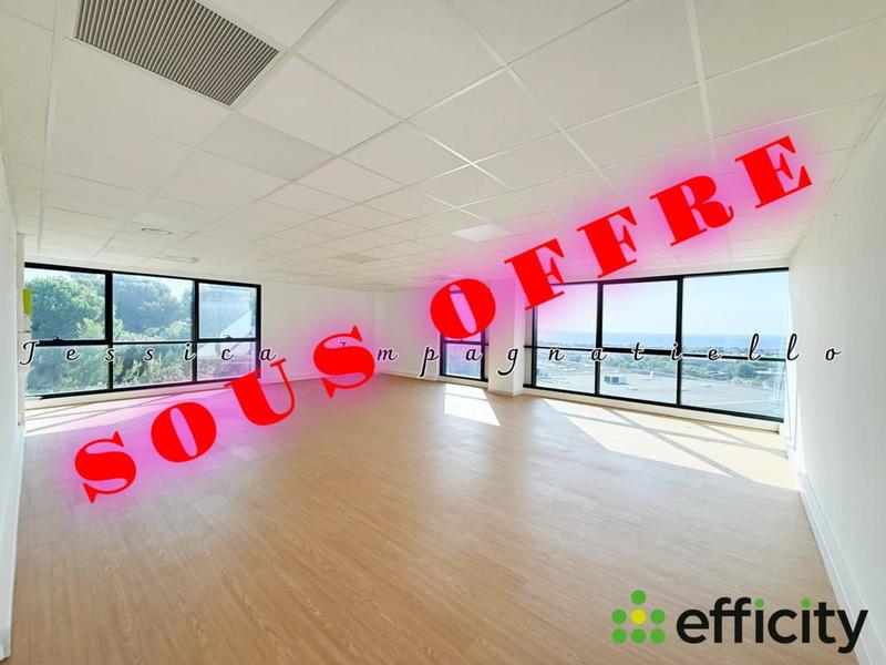 Bureau - 72 m² - 1 pièce