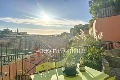 Appartement - 100 m² - 4 pièces