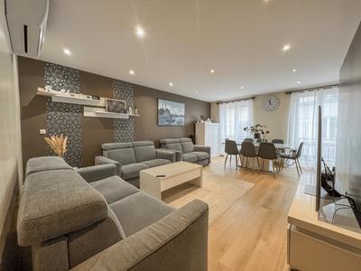 Immeuble - 95 m² - 4 pièces