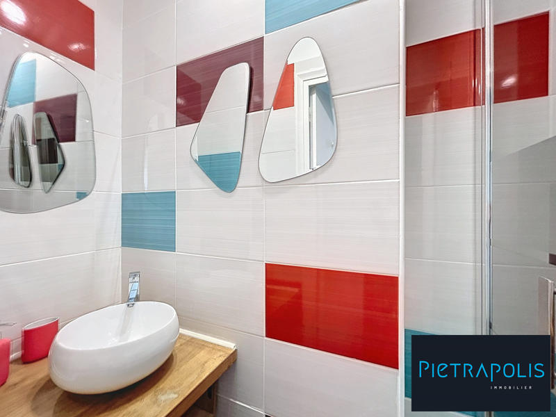 Maison - 380 m² - 12 pièces