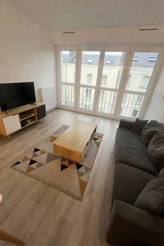 Appartement - 98 m² - 7 pièces