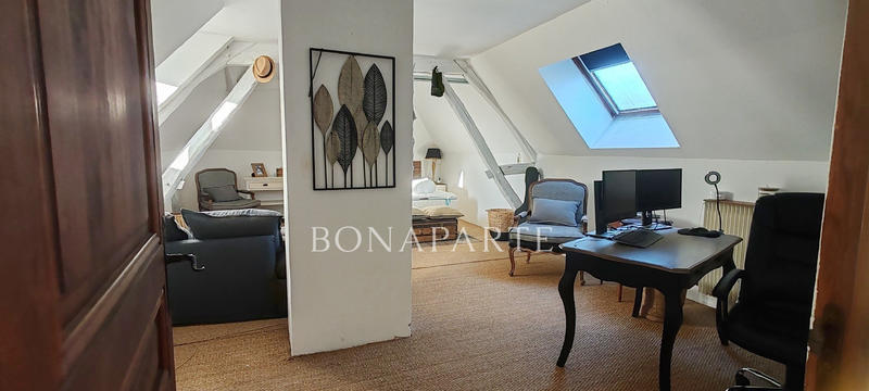 Maison - 285 m² - 9 pièces