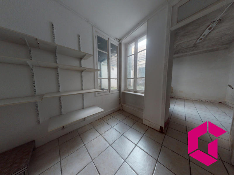 Maison - 137 m² - 9 pièces