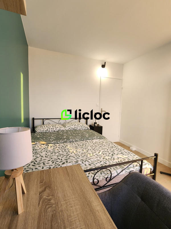 Appartement - 80 m² - 6 pièces